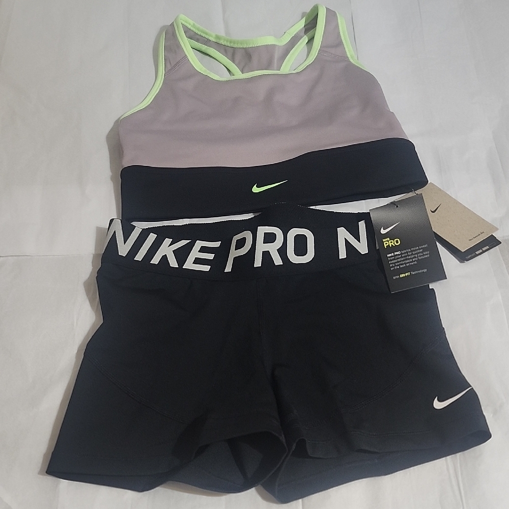 Nike Pro Black and Light Purple Sports Set